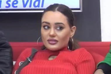 Prekršila glavno pravilo produkcije: Ana Korać je ponovo na viberu?!
