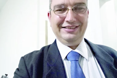 Profesor-heroj iz Velike Plane uskoro dobija stalno zaposlenje: Odbio ministarstvo, hoće da radi sa decom!