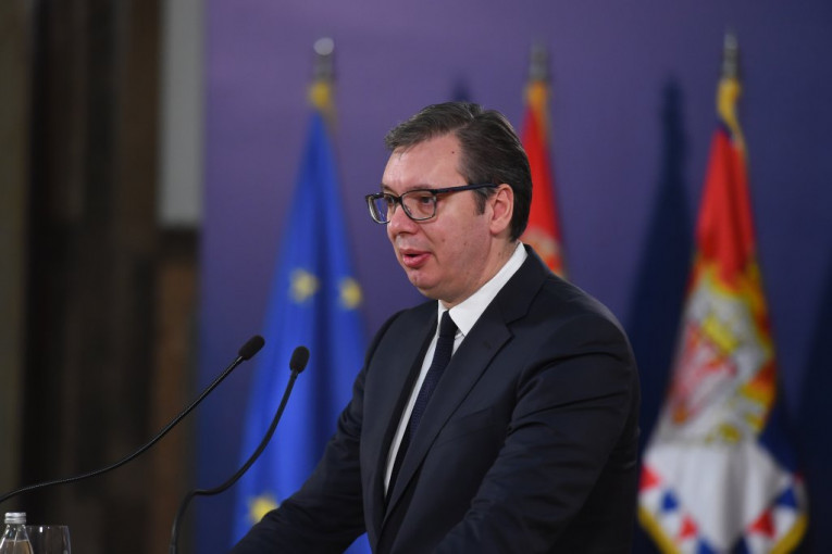Predsednik Vučić čestitao novom ruskom premijeru, ali nije zaboravio ni Medvedeva