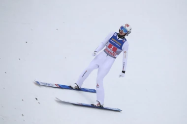 Lindvik leteo do pobede u Insbruku, Kobajaši potpuno podbacio!