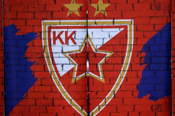 ZVEZDA NE STAJE: Veliki potpis na Malom Kalemegdanu!