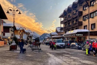 (FOTO) Strašna tragedija u Italiji: Automobil se zaleteo u ljude i ubio ŠESTORO, povređeno još 11 osoba