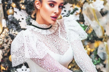 Sa njegovom majkom uz rakijicu: Luna dočekala Božić sa najvoljenijim muškarcem!