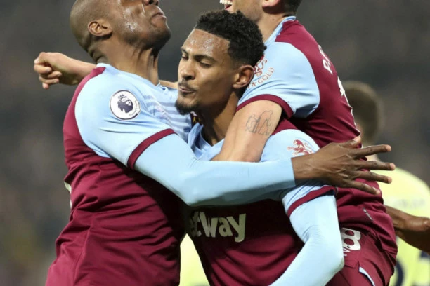 SLAVLJE U LONDONU: Vest Hem opstao, Votford mora da strepi!