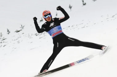 Iznenadio sve: Kubacki osvojio Četiri skakaonice!