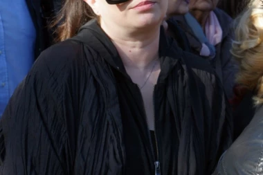 NAKON RAZVODA SE RAZBOLELA I OSTALA SAMA: Ivana Peters progovorila o BIVŠEM MUŽU, ćerka Sara joj dolila SO NA RANU! (FOTO)