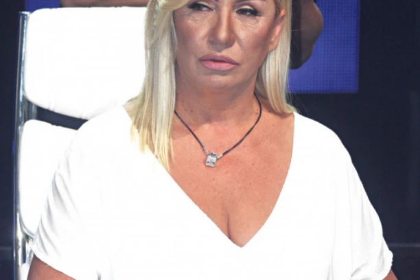 VESNA ZMIJANAC DOŽIVELA PORODIČNU TRAGEDIJU: Pevačica izgubila najvoljenije, KRIVILA SEBE ZA SVE!