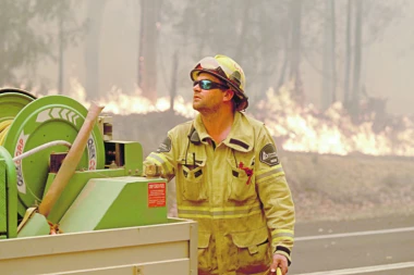 VATRENA STIHIJA U AUSTRALIJI NIJE SAMO PRIRODNA POJAVA: Požari izazvani zbog superbrze pruge?!