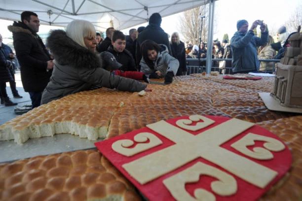 Ovo je jedini originalni recept: Pogledajte kako se zaista pravi Božićna česnica