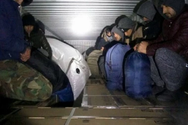 Policajac na čelu kriminalne bande u Zvorniku: Prokrijumčario preko 100 MIGRANATA uz tekstil i živu stoku