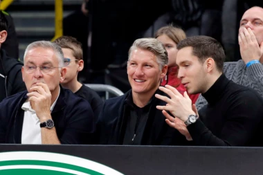 Švajni bodri crno-bele!