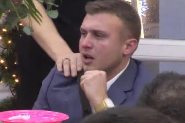 (VIDEO) Isplivao snimak žestokog se*sa Šopićke i Janjuša! Karić van sebe od besa: Je*ala si se sa njim!