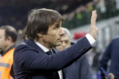 (FOTO) SADA JE I ZVANIČNO: Konte osvojio Skudeto, pa NAPUSTIO INTER!