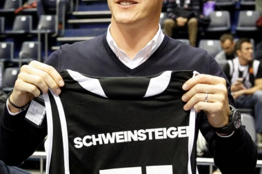 Legendarni Švajni PROTIV SRBINA: On nije napadač za Junajted!