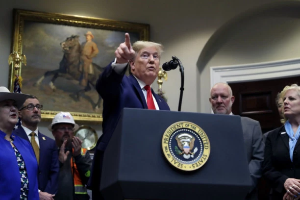 (VIDEO) Tramp pobedio vladare iz senke