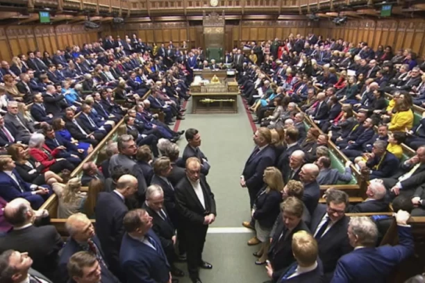 NA POMOLU VEKIKI SKANDAL? Poslanici koristili službena putovanja za opijanje i orgijanje!