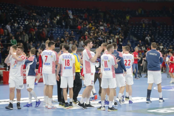 (VIDEO) Komšijski derbi pripao favoritu: Crna Gora bljesnula za trenutak, ali na kraju rutinska pobeda Hrvatske!