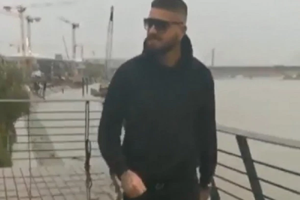 (FOTO) MC STOJAN SE TRANSFORMISAO! Devojke lude za njegovim novim izgledom, ovakvog ga do sada niste videli!
