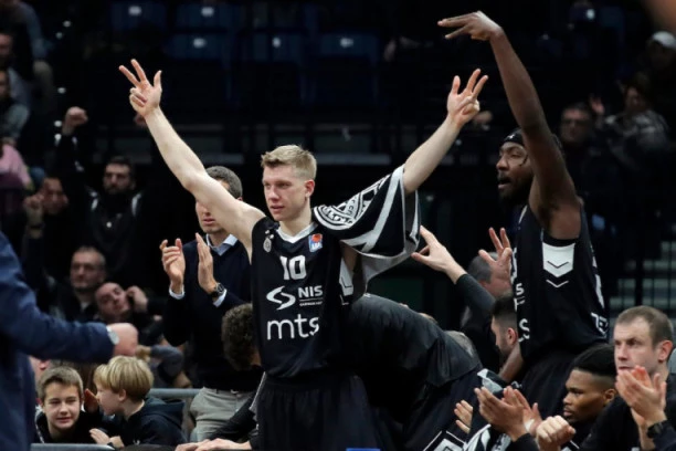 Ognjen Jaramaz "kecmanovskom" trojkom doneo trijumf i vrh tabele ABA lige Partizanu!