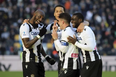 (VIDEO) Brodolom Đuričićevog Sasuola protiv "zebri", lagana pobeda Udinezea!