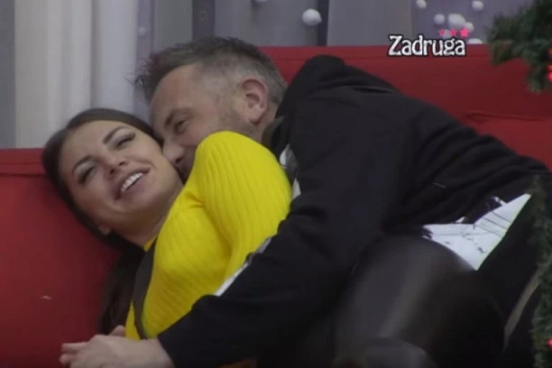 PROCURELA EKSPLICITNA PREPISKA DRAGANE I EDA: Pogledajte šta Fetić želi da radi Mitrovoj dok joj dete SPAVA U DRUGOJ SOBI!