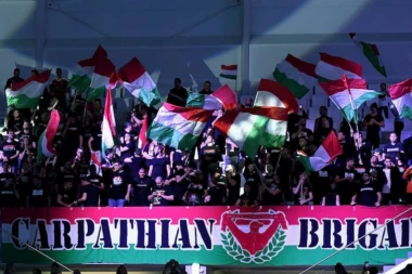 (VIDEO) Ekstremno desničarska grupacija vodi glavnu reč na EP u vaterpolu!