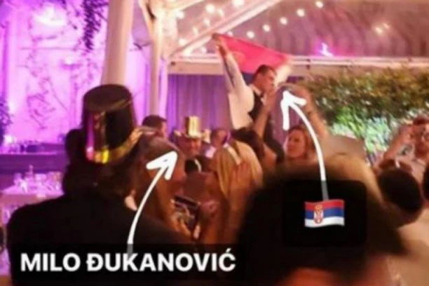 MILO GUBI TLO POD NOGAMA! Očajnički potezi predsednika Crne Gore: Sad mu smeta i srpska trobojka