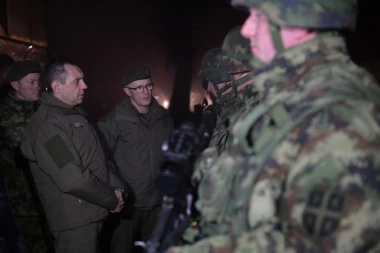 Vulin i Mojsilović u Nikincima: Naš vojnik će imati najsavremeniju i najbolju opremu