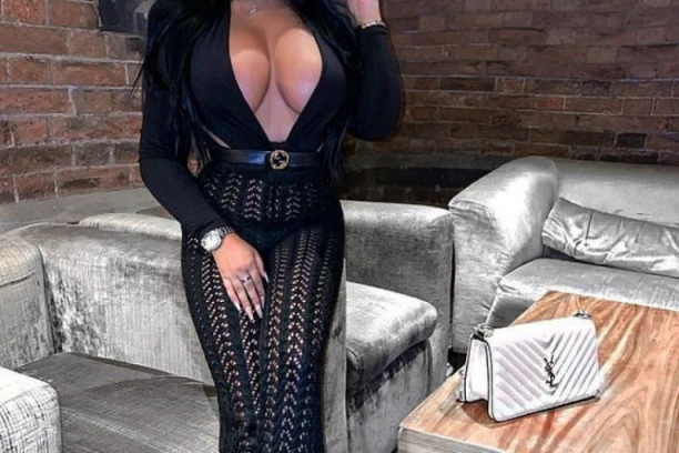 (FOTO) Pep im dao da se opuste, a oni napravili nezapamćene bahanalije: Fudbaleri Sitija sa 22 italijanske bombe proslavili pobedu u Premijer ligi!