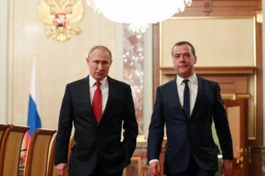 (FOTO) ON ĆE ZAMENITI MEDVEDEVA: Putin predložio novog premijera