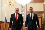 ZDRAVO MEKDONALDS! Medvedev se baš nasekirao zbog sankcija: SAMI ĆEMO DA PRAVIMO ROLNICE I PLJESKAVICE!