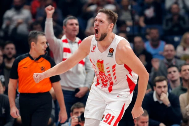 (FOTO) ŠTIMAC PODIGAO SRBIJU NA NOGE: Košarkaš još jednom DOKAZAO zašto je MILJENIK NACIJE!