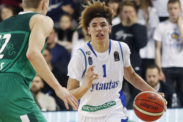 BOLJI OD BRATA: Lamelo Bol ispisao nove stranice istorije NBA lige!