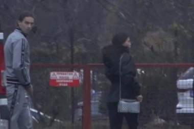 (FOTO) Pevačica se ne odvaja od fudbalera: Kaja opet uhvaćena sa Mateom!