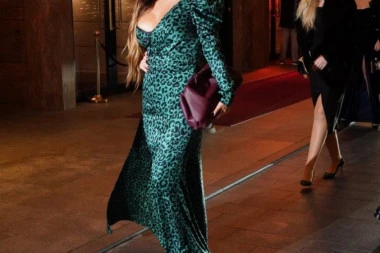 (FOTO) Ana Nikolić skoro pa anoreksična: Pevačica se istopila, pola je nema!