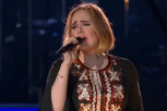 ADEL U SUZAMA! Pevačica javno plakala na društvenim mrežama, ceo svet u šoku: ŽAO MI JE! (VIDEO)