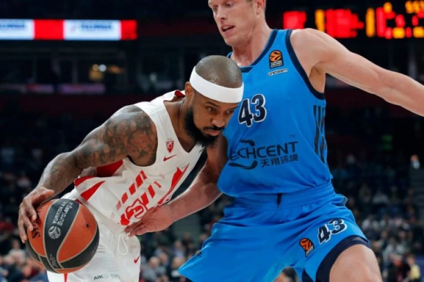 (VIDEO) Lorencova blokada u najboljim potezima kola, Milutinov u najboljoj akciji Evrolige!