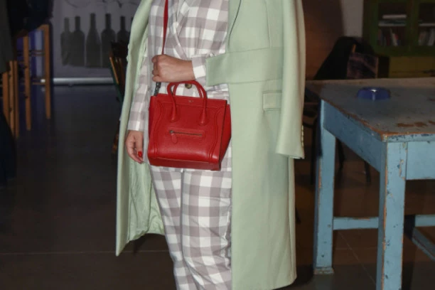 Nina Badrić pokazala POSEBNU OSOBU u svom životu, posvetila joj EMOTIVNU PORUKU! Javnost NETREMICE gleda NOVE DETALJE iz života pevačice! (FOTO)