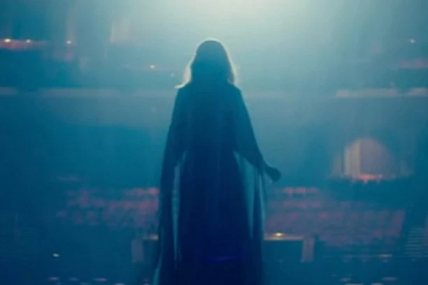 ŠOKANTNA ISPOVEST! Otkriveni svi detalji ELITNE PROSTITUCIJE: Pevačica rešila da progovori!