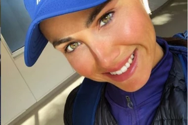 (FOTO) Hrvati izgubili lepoticu: Se*si teniserka menja državu za koju igra!