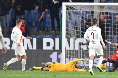 Roma bez Kolarova pokorila Đenovu!