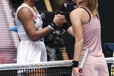 Osaka uspešno krenula u odbranu titule, polovičan učinak sestara Vilijams!