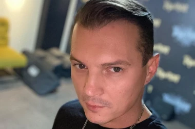 NAŠEG PEVAČA UMEŠALI U MAFIJAŠKI OBRAČUN! Prvi put se oglasio, ŠOKIRANA ćerka ga probudila u cik zore!