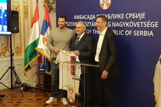 (FOTO) Svečani prijem za vaterpoliste Srbije!