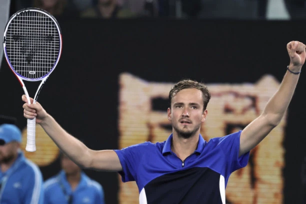 Medvedev i Zverev lako do četvrtog kola