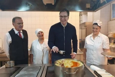 KUVARI IZ PREDSEDNIŠTVA OTKRIVAJU: Evo koja hrana je nezaobilazna na Vučićevom meniju, a evo i u čemu uživaju svetski lideri