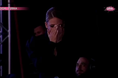 Milici Todorović ugrožen život? Pevačicin avion ne može da sleti, poslala poruku Petru Strugaru!