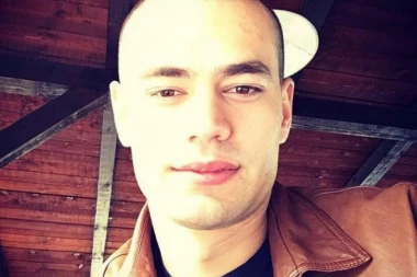 (FOTO) PRVA SLIKA SA ŽENOM I SINOM: Supruga Kostadina Terzića izašla iz porodilišta!