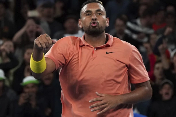 KIRJOS PONIZIO ĐOKOVIĆEVOG DUŠMANINA: Australijanac DELI PRAVDU na Rolan Garosu!