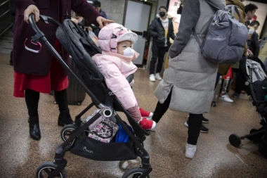 VEROVALI ILI NE - KINA ZABRINUTA JER JOJ PADA NATALITET! Drastično menja politiku, parovima dozvoljeno I TREĆE DETE